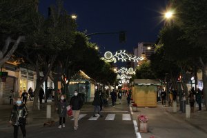 La peatonalización del Paseo ayuda a la actividad comercial del centro.