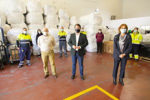 La Institución Provincial entrega a esta organización una asistencia económica para su proyecto textil.