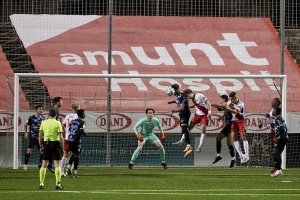 Los suplentes El Almería pasaron en L’Hospitalet marcando cuatro goles.