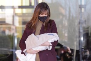Isabel Jiménez, en su salida del hospital.