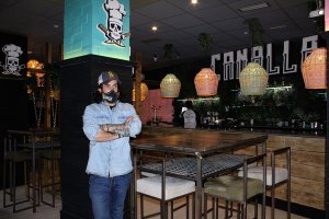 Raúl Martín López en su restaurante Canalla Grill.