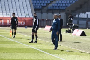 Abelardo Fernández debutó con derrota como técnico del Alavés.