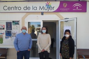 Visita de la coordinadora del IAM en Almería a Huércal-Overa.