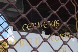 os comercios no esenciales y la hostelería se cerrarán en 33 municipios almerienses