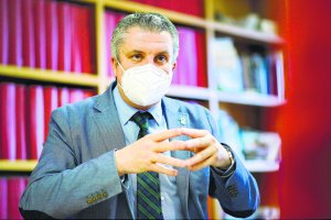 El delegado de Salud Familias, en un momento de la entrevista