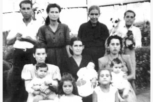 María Ruiz, la guardabarrera de las Almadrabillas, siempre iba vestida de luto desde que perdió a su marido.