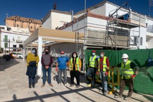 La diputada visitando las obras que se están ejecutando en Laujar de Andarax.