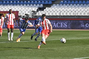 Juan Villar hizo el quinto gol al Alavés.