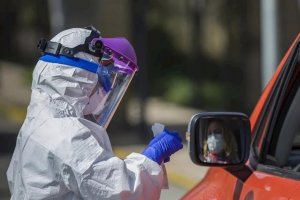 Realización de pruebas para detectar la enfermedad. Realización de pruebas para detectar la enfermedad.