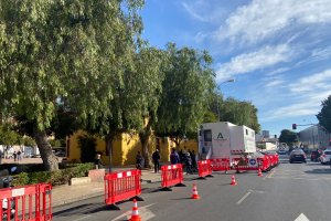 Unidad móvil para los test de antígenos, este miércoles en Nueva Andalucía.