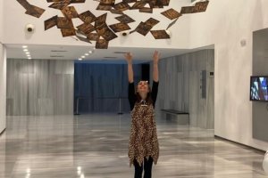 La visita infantil virtual al Museo tiene una guía muy especial, Troglodita.