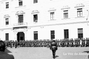 El cuartel de la Misericordia en la Transición. En la noche del golpe se reforzaron las guardias dentro y los soldados estuvieron en alerta.