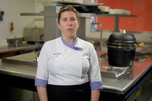 Detalle del vídeo elaborado por el Restaurante Juan Moreno en su cocina.