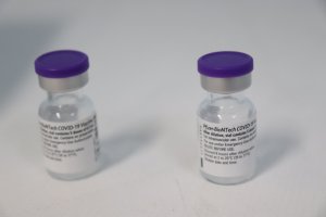 Las vacunas desatan una guerra internacional.