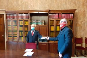 Diego García, presidente de ASHAL, este martes en la reunión con el subdelegado del Gobierno, Manuel de la Fuente.