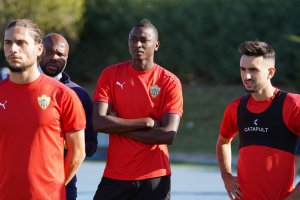 Umar Sadiq no tiene recambio en el Almería.