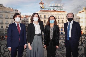 El director veratense de la feria se reunión con la presidenta de la Comunidad de Madrid