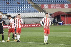 Cuenca y Maras en el choque de Liga frente a la Ponferradina.