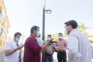 Óscar Liria en una imagen de archivo en una visita a obras de mejora energética.