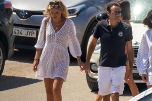 Ana Soria junto a Enrique Ponce, en una imagen del pasado verano.