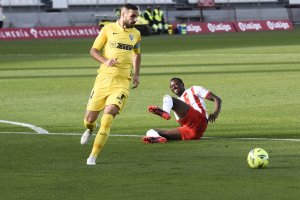 Umar Sadiq no podrá estar el domingo frente a Las Palmas.