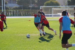 Manu Morlanes en el entrenamiento del Almería en el Anexo.