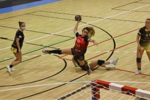 Las jugadoras roqueteras plantaron cara a un gran rival.