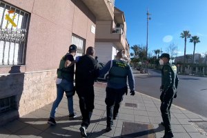 Uno de los detenidos por la Guardia Civil.