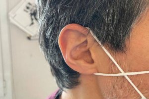 Ponerse la mascarilla en forma de X puede acarrear problemas.