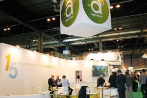 El expositor de Agrocolor durante una edición de la feria Fruit Attraction.