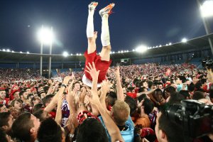 Los aficionados celebrando el último ascenso frente al Girona en el Play Off.