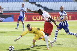 Umar Sadiq, genio y figura en el Almería.
