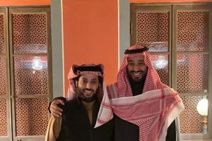 Turki con el futuro Rey de Arabia Saudí.