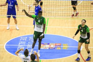 Jean Pascal reclama la recompensa para el grupo verde.