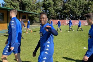 Arvin Appiah en el entrenamiento del conjunto gallego.
