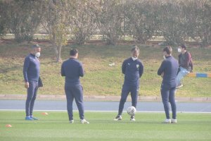 Jorge Mendonça, con el balón, ha sido sancionado por el Comité de Competición.