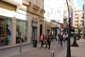 Una calle comercial de Almería.