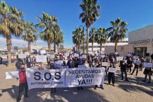 Manifestación convocada por las asociaciones de comerciantes días atrás.