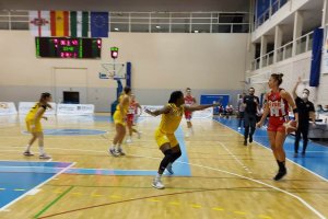 Una jugada del partido.