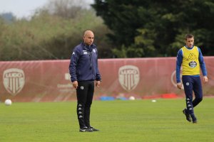 El técnico Mehdi Nafti en el entrenamiento del CD Lugo.