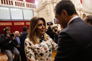 Susana Díaz y Juanma Moreno, en el Parlamento.
