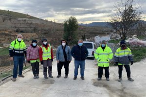 La diputada y el alcalde en la visita.