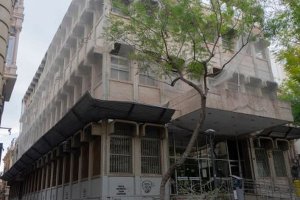 Fachada del antiguo edificio de la sede central de Correos