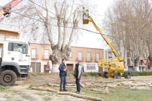 Manuel Cortés y José Crespo siguiendo el estado de los trabajos.