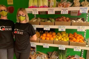 Conchi y Minerva, Frutas y Verduras COIRMI.