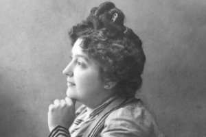 Carmen de Burgos, Colombine, centrará la actividad de Almería en un paseo que guiará la novelista Mar de los Ríos.