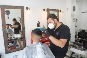 El sector de las peluquerías aglutina trabajo autónomo.