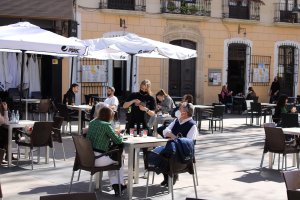 Almería, por su buen tiempo, cuenta con numerosas terrazas.