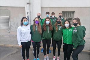 Foto de familia en un evento donde el CN Natación salió muy reforzado.