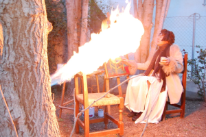 Performance inspirada en la gran artista Maruja Mallo.